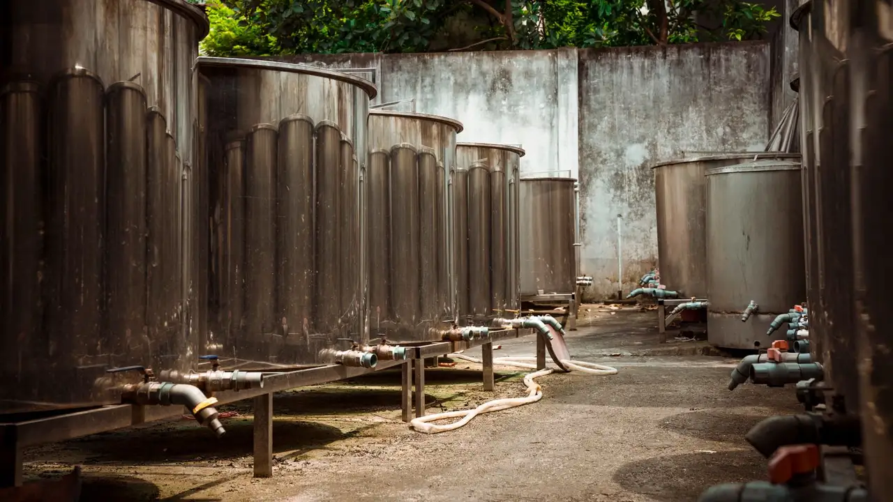 Water treatment sizing logic tied to measured grains per gallon, TDS and chlorine rather than generic softener sales
